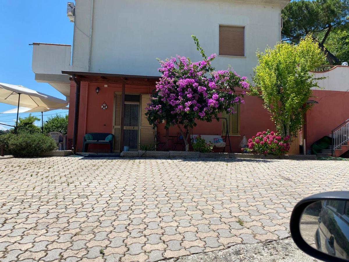 B&B Santa Lucia Silvi Paese Exteriör bild